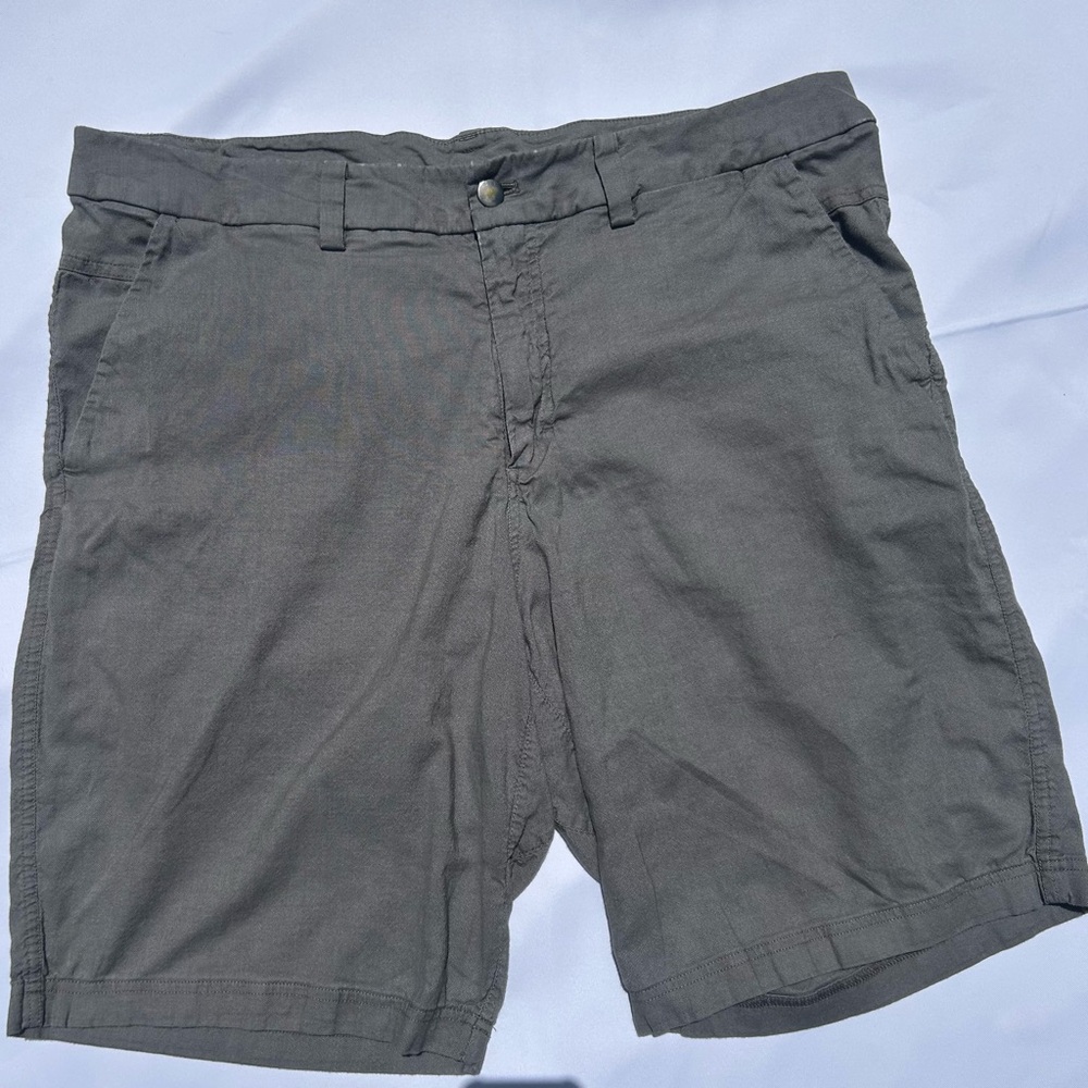 Lululemon Athletica Gray Flat Front Shorts
